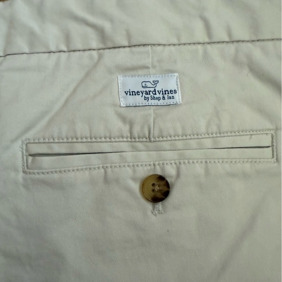 Vineyard Vines Men’s Size 42 Light Tan Khaki Shorts - Picture 5 of 6